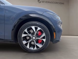 FORD Mustang Mach-e extended range awd 351cv auto