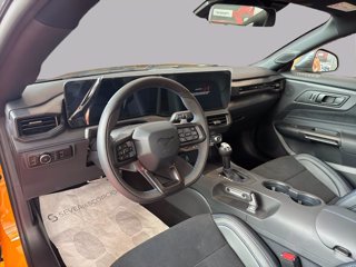 FORD Mustang Fastback 5.0 V8 aut. Dark Horse
