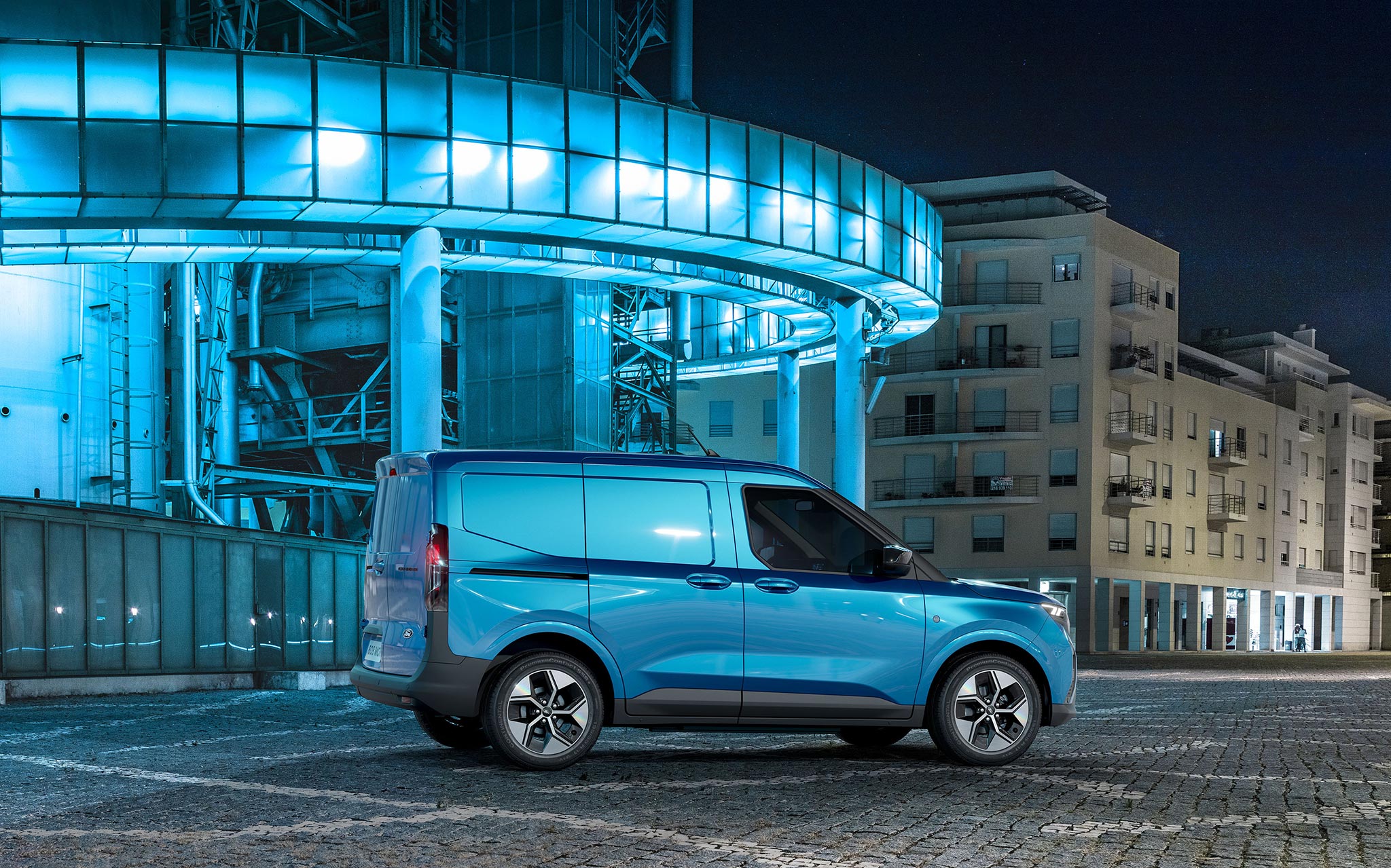 2023 FORD E TRANSIT COURIER EXTERIOR 02