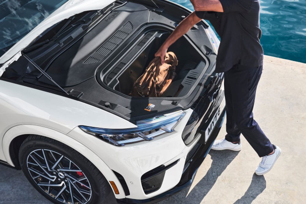 Ford Hybrid Electric Eu Column Card D08 Mache GT 3X2 1000X667 Front Boot White Mach E