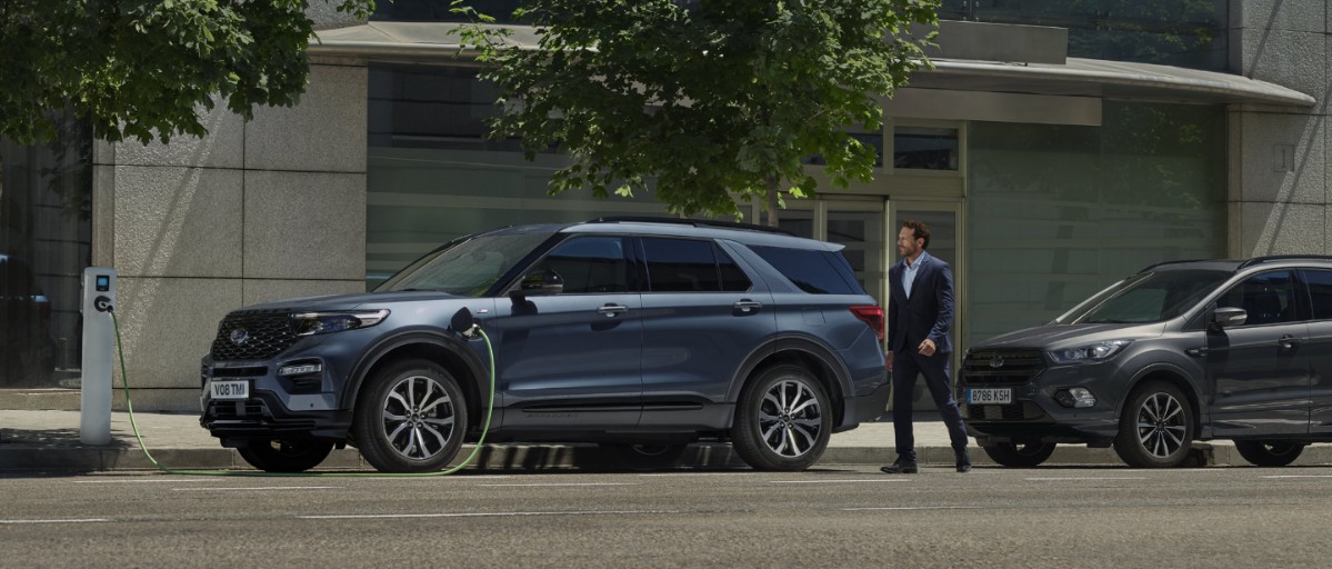 Ford Explorer Reggio Emilia Noleggio slide