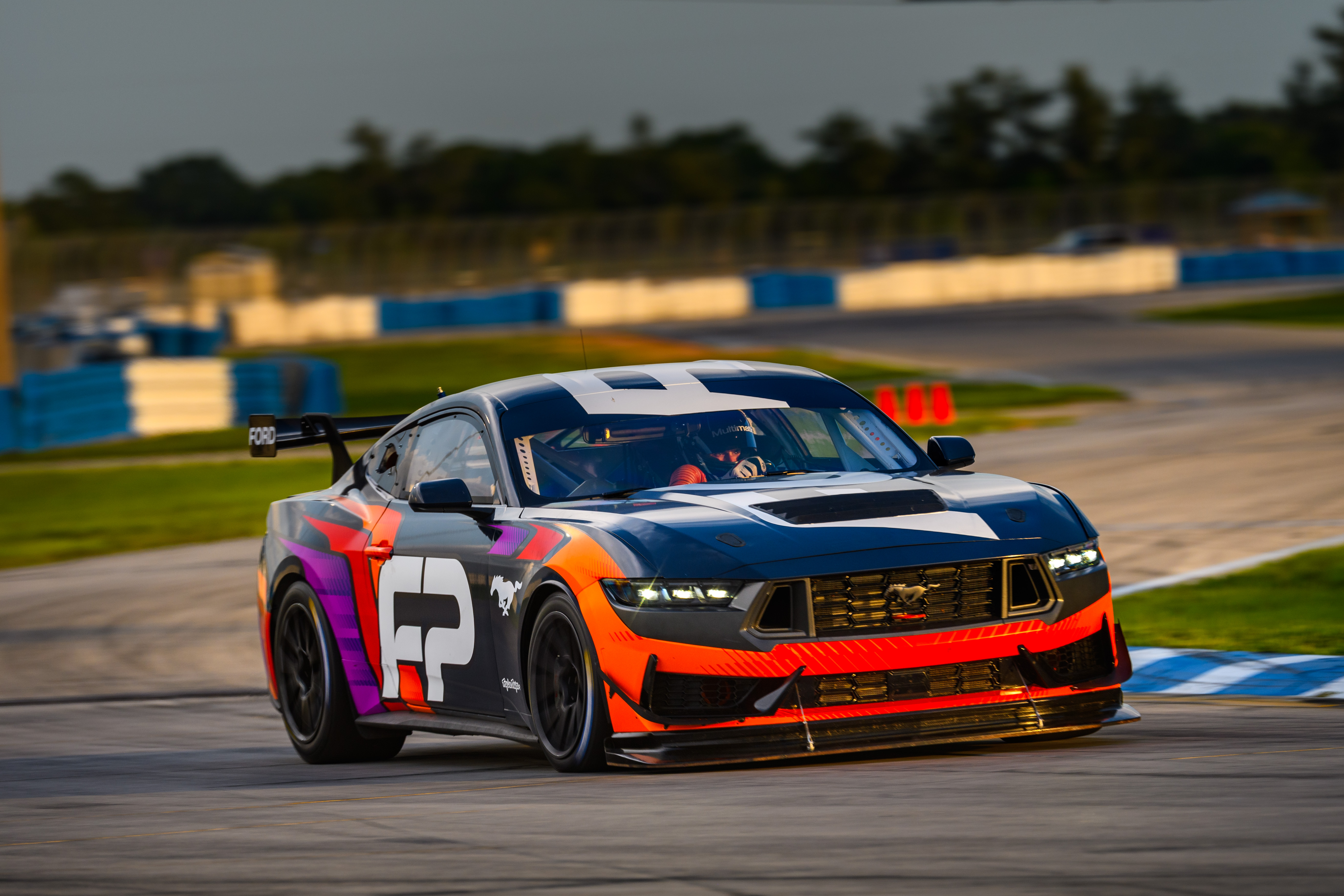 2023Ford Mustanggt4 32